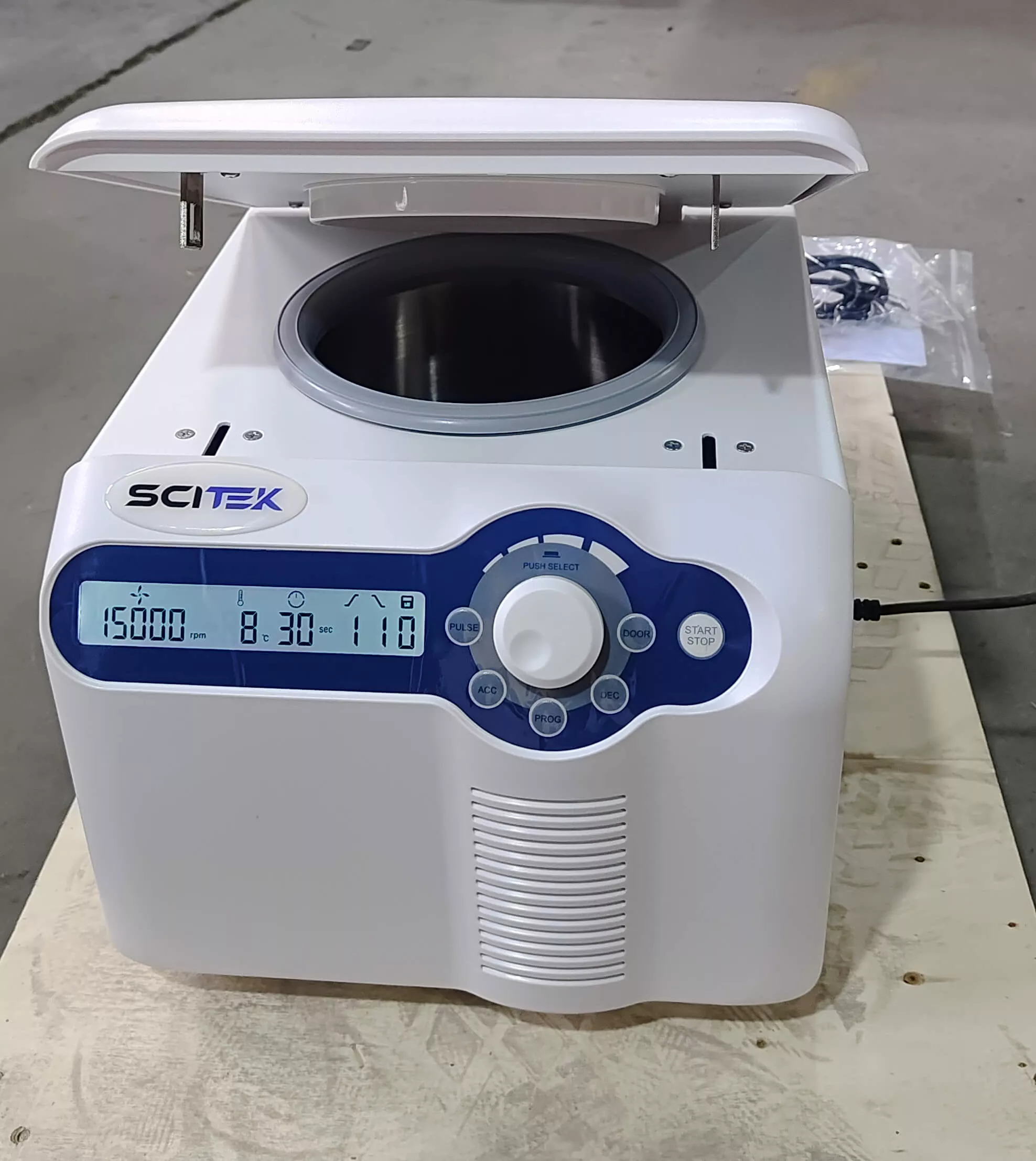 High Speed Micro Centrifuge - Gambar 6